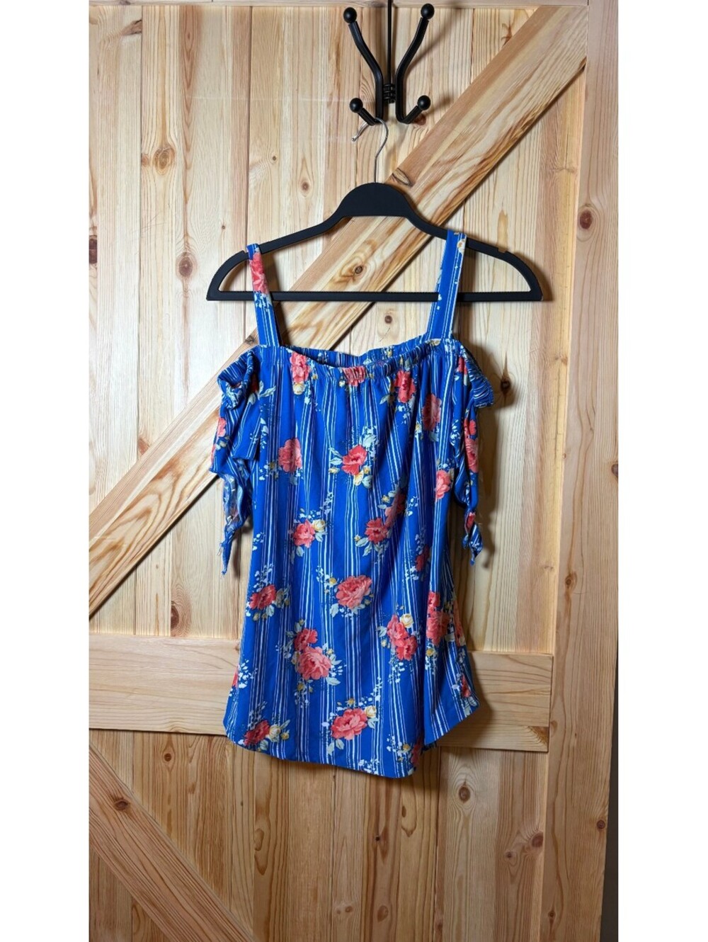 Bobbie Brooks Ladies Blue Floral Cold Shoulder Top Size Small